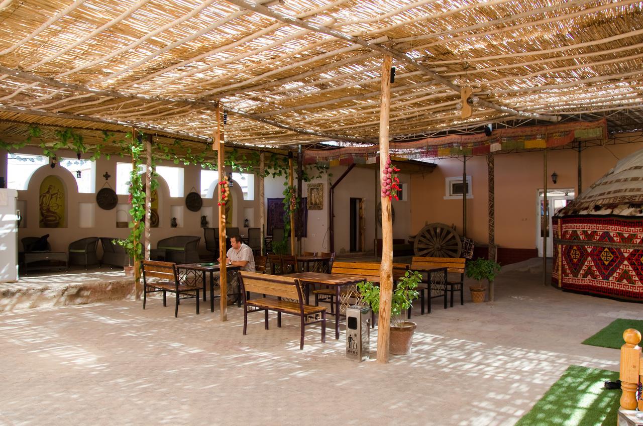 Jipek Joli Inn Νούκους Εξωτερικό φωτογραφία