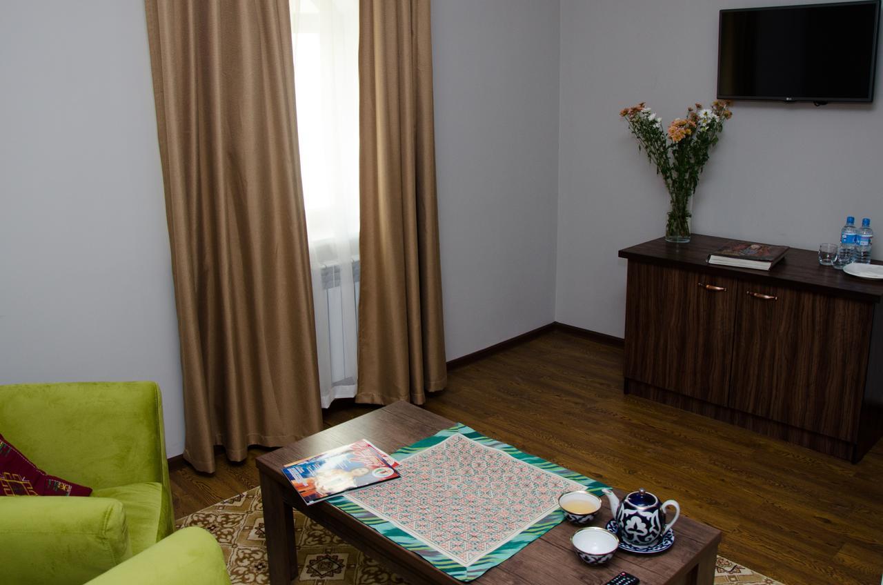 Jipek Joli Inn Νούκους Εξωτερικό φωτογραφία