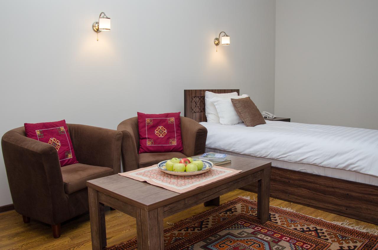 Jipek Joli Inn Νούκους Εξωτερικό φωτογραφία
