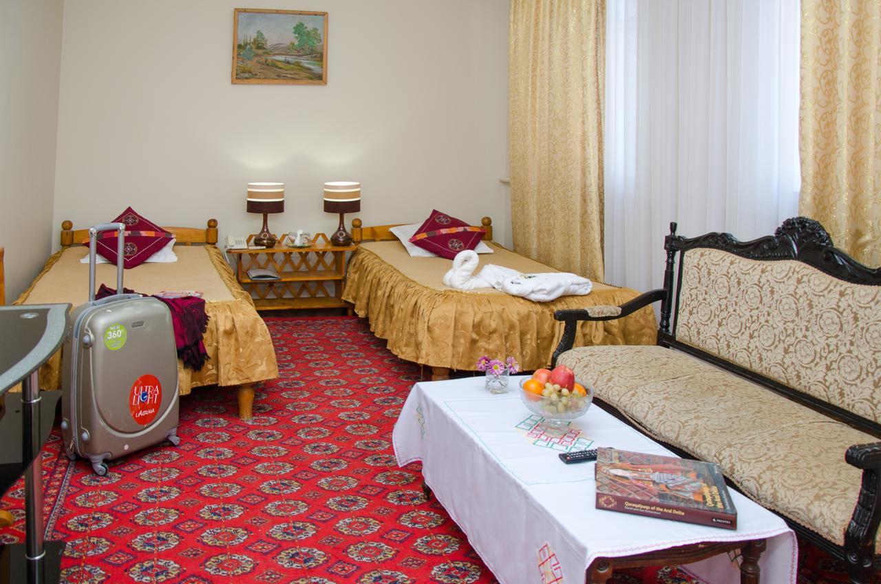 Jipek Joli Inn Νούκους Εξωτερικό φωτογραφία