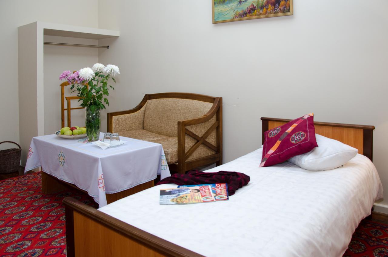 Jipek Joli Inn Νούκους Εξωτερικό φωτογραφία