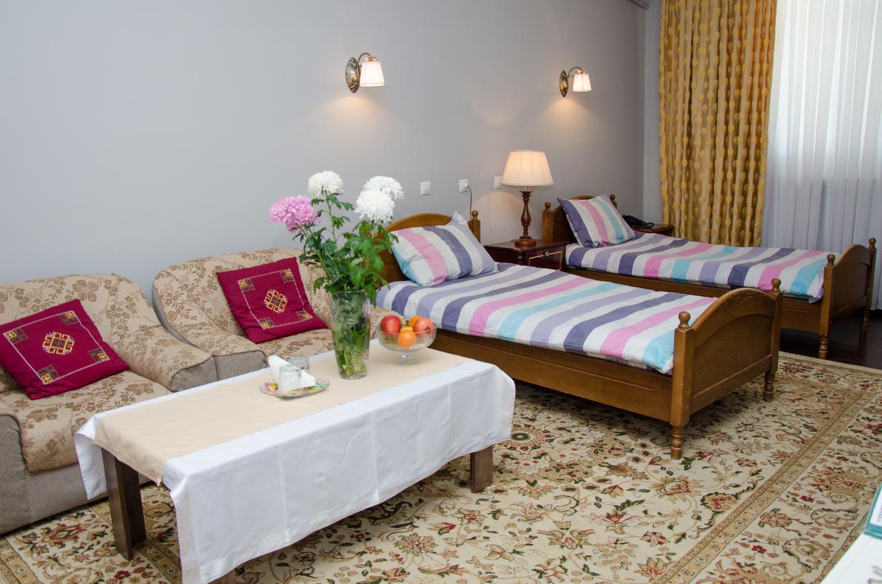 Jipek Joli Inn Νούκους Εξωτερικό φωτογραφία