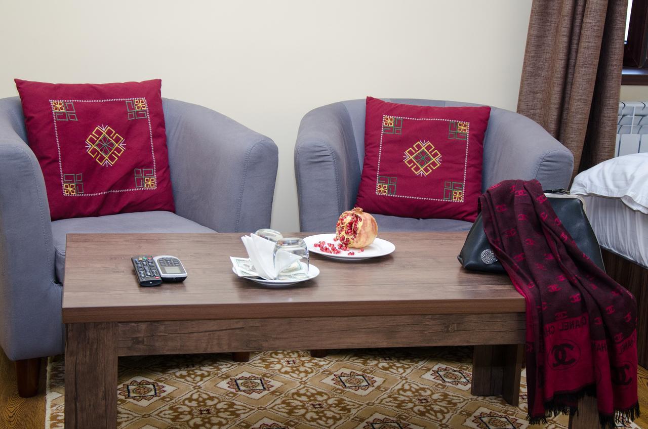 Jipek Joli Inn Νούκους Εξωτερικό φωτογραφία