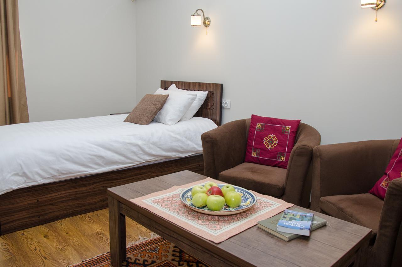 Jipek Joli Inn Νούκους Εξωτερικό φωτογραφία