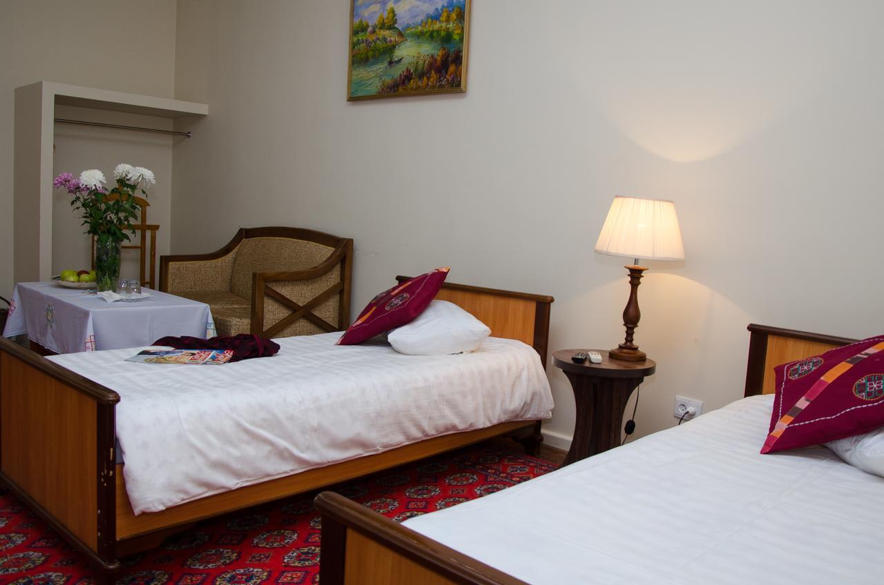Jipek Joli Inn Νούκους Εξωτερικό φωτογραφία